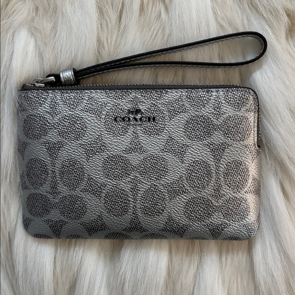 NWT Classic Coach Signature Metallic Silver Zip Wristlet